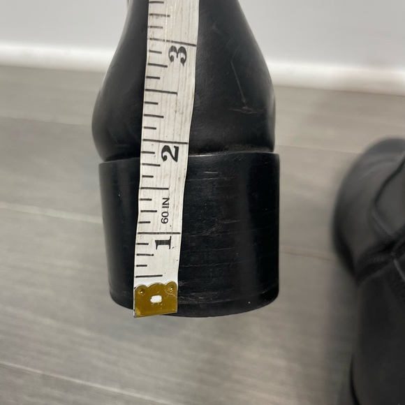 Frye Women's Claire Bootie Ankle Boot Black Leather Side Zip Classic Minimalist - Picture 12 of 13